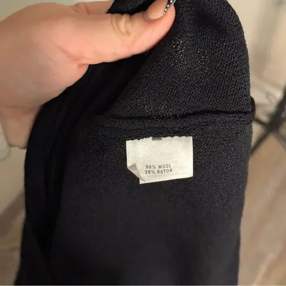 St. John Sport Round Neck Long Sleeve Knit Top sz M - Picture 8 of 9